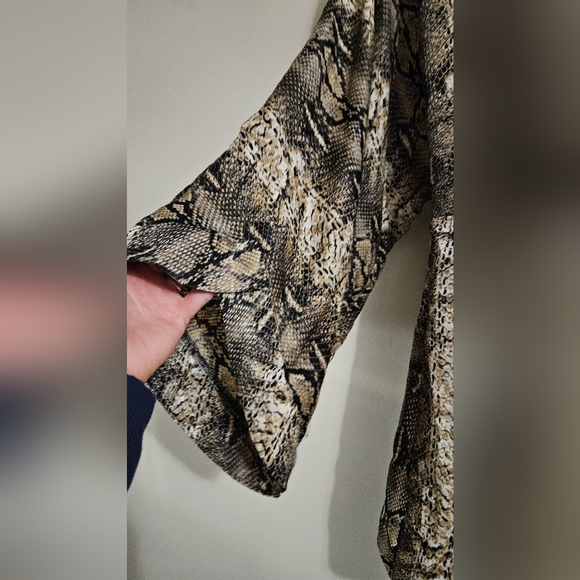 STORIA Snake print wrap front mini dress. Size small - Picture 5 of 11